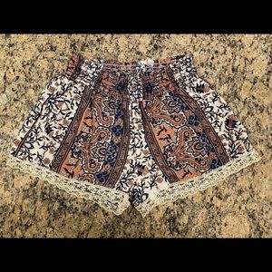 Juniors Size Large Soft Lacey Shorts